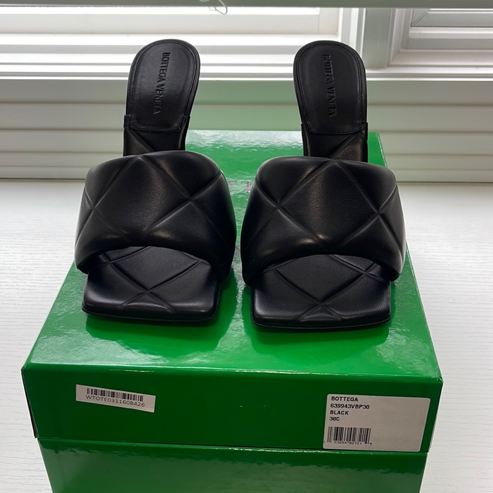 Authentic Bottega Veneta Lido Leather Mules
